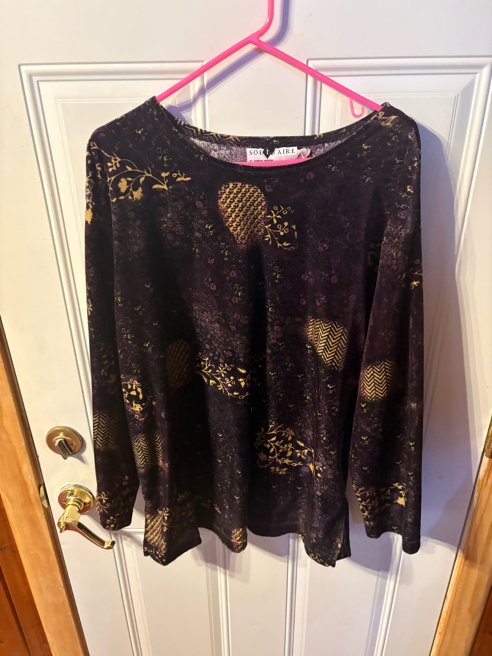 Solitaire Black Long Sleeve Velvet Top with Gold Motif Size X Large